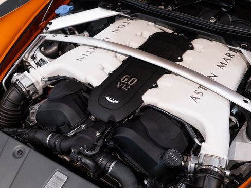 Used 2015 Aston Martin V12 Vantage S image 17
