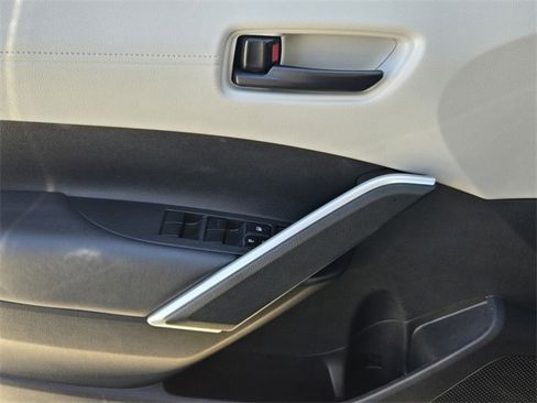 Used 2022 Toyota Corolla Cross LE image 30