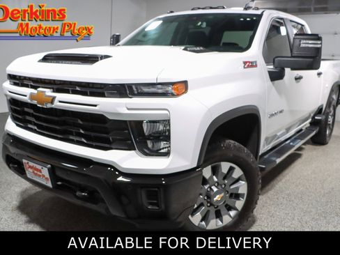 Used 2025 Chevrolet Silverado 2500 Custom w/ Custom Value Package AWD/4WD image 1