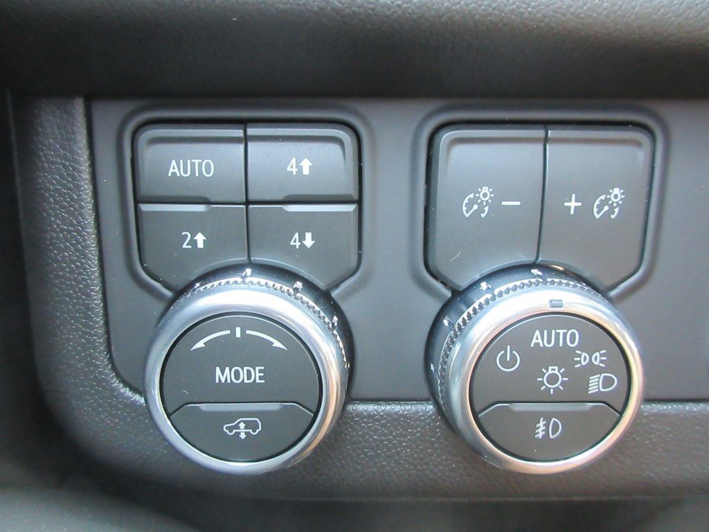 New 2026 GMC Yukon Denali w/ Denali Reserve Package AWD/4WD image 19