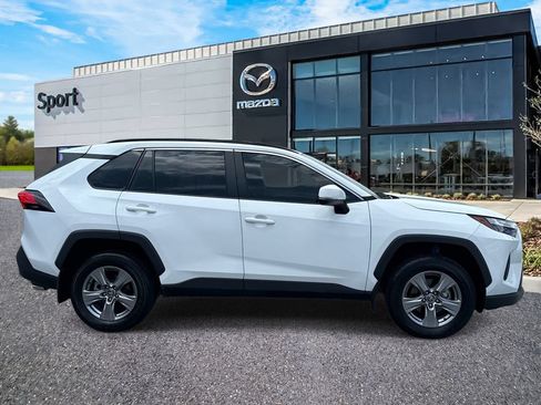 Used 2024 Toyota RAV4 XLE w/ Convenience Package FWD image 2