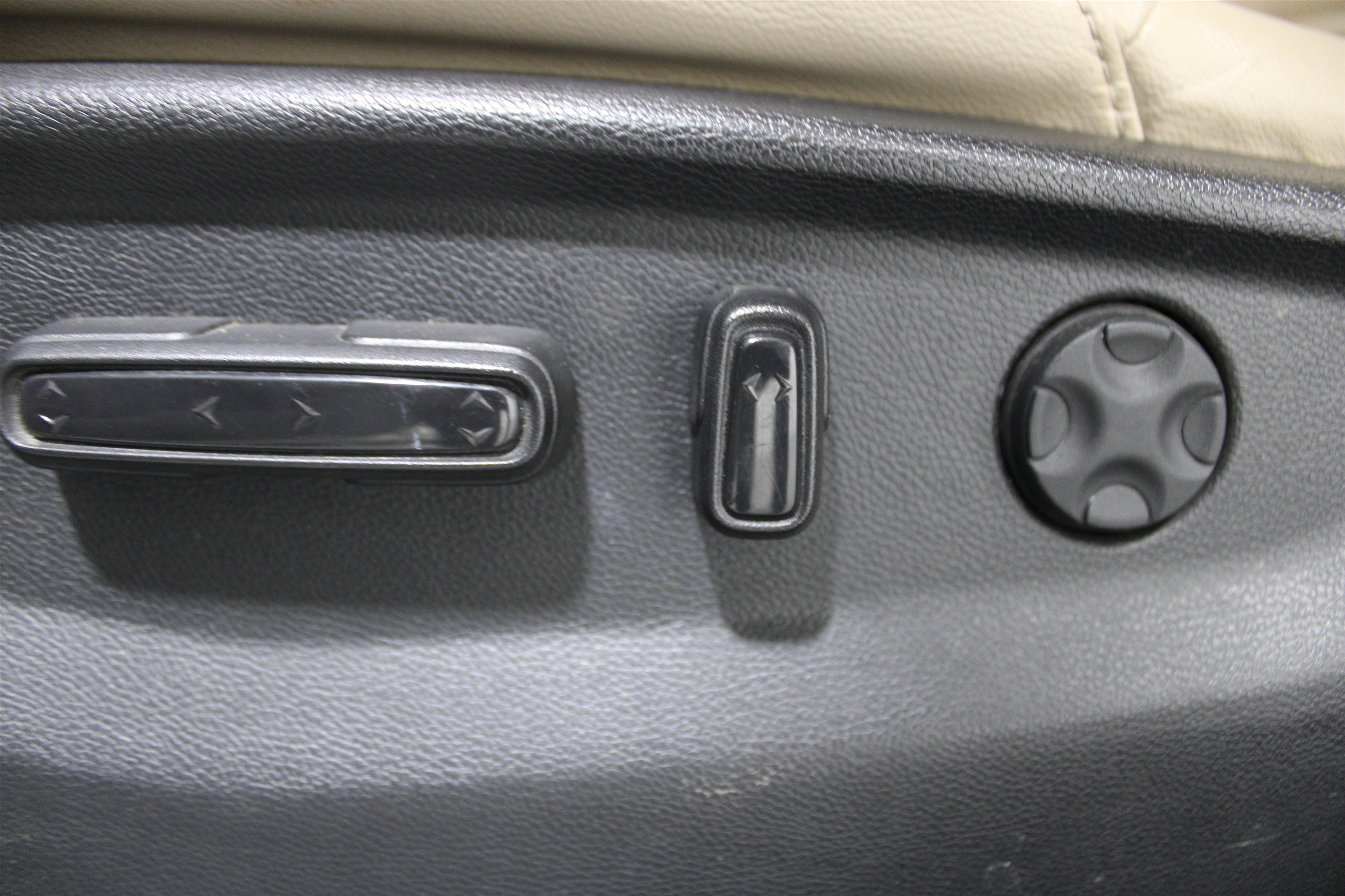 Used 2017 Honda CR-V EX-L image 4