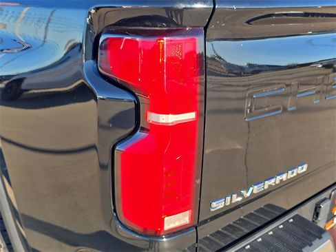 Used 2024 Chevrolet Silverado 2500 LTZ image 34