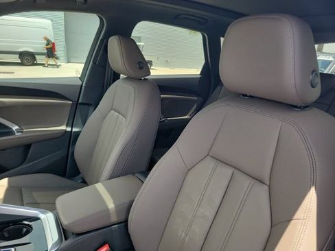 Certified 2025 Audi Q5 Premium w/ Convenience Package AWD/4WD image 16