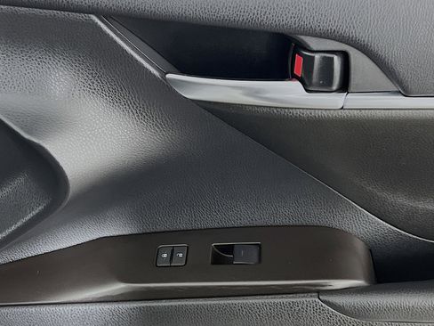 Used 2024 Toyota Camry SE image 31