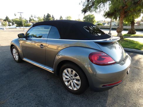 Used 2018 Volkswagen Beetle 2.0T S image 59