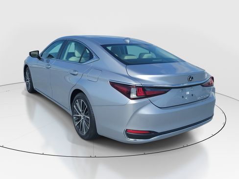 Certified 2023 Lexus ES 250 w/ Premium Package AWD/4WD image 4