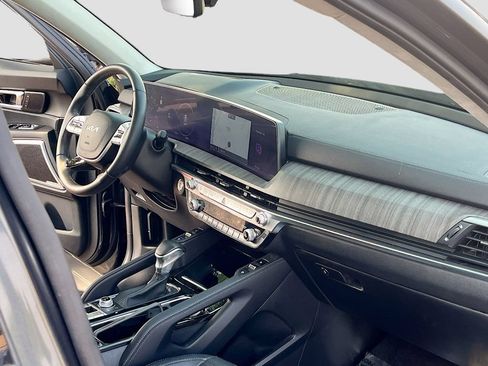 Used 2024 Kia Telluride SX Prestige w/ Towing Package AWD/4WD image 32