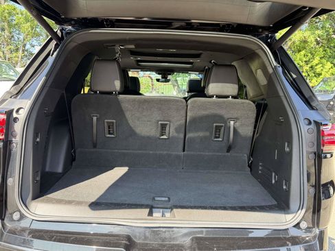 Certified 2023 Chevrolet Traverse Premier w/ Redline Edition AWD/4WD image 8