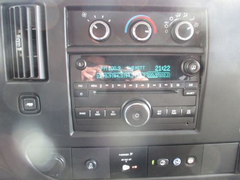 Used 2017 Chevrolet Express 2500 LS image 16