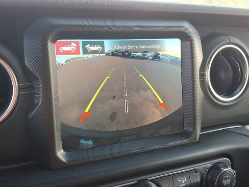 Certified 2023 Jeep Wrangler Unlimited Sahara w/ Cold Weather Group AWD/4WD image 17