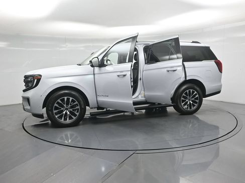 Certified 2025 Ford Expedition Platinum AWD/4WD image 35