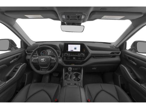 Used 2025 Toyota Highlander XLE AWD/4WD image 10