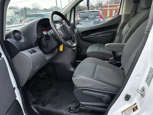 Used 2015 Nissan NV200 SV w/ Technology Package image 12