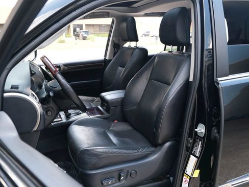 Used 2017 Lexus GX 460 Premium w/ Premium Package AWD/4WD image 21