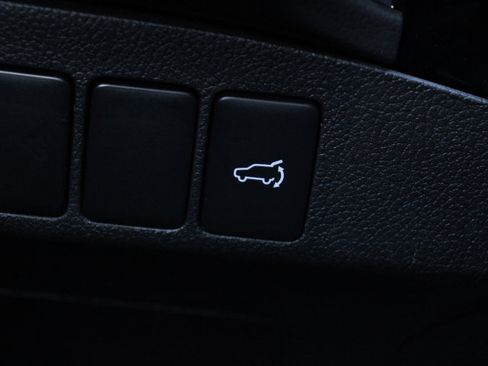 Used 2019 Mitsubishi Outlander SEL image 29