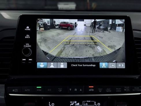 Used 2025 Honda Odyssey Touring image 45