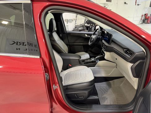 Used 2024 Ford Escape Platinum w/ Premium Technology Package image 14