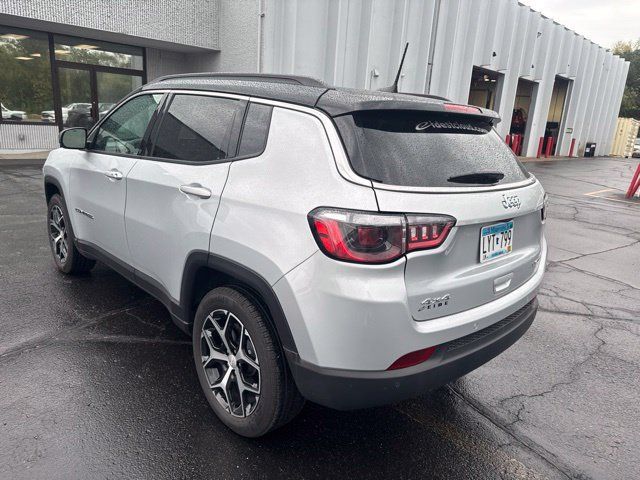 Used 2024 Jeep Compass Limited AWD/4WD image 7