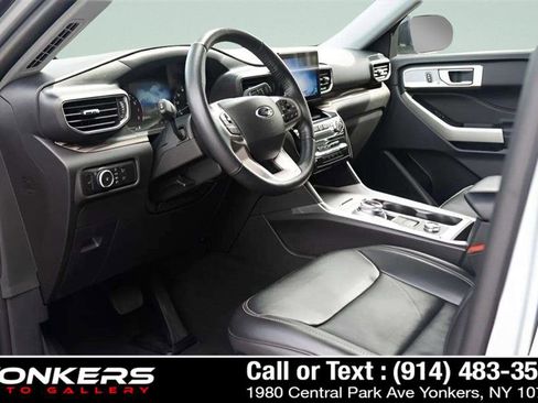 Used 2023 Ford Explorer Limited image 31
