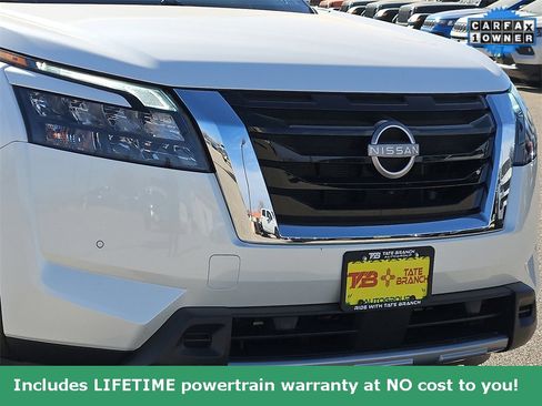 Used 2025 Nissan Pathfinder SL image 7