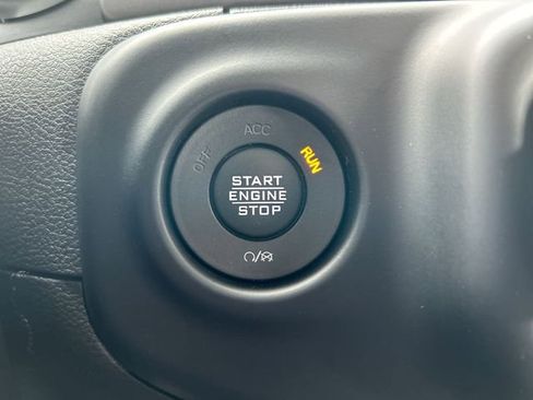 Used 2021 Jeep Wrangler Sport image 16