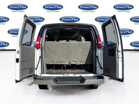 Used 2019 Chevrolet Express 3500 LT w/ LT Preferred Equipment Group RWD image 23