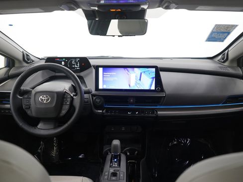 Used 2024 Toyota Prius LE image 12
