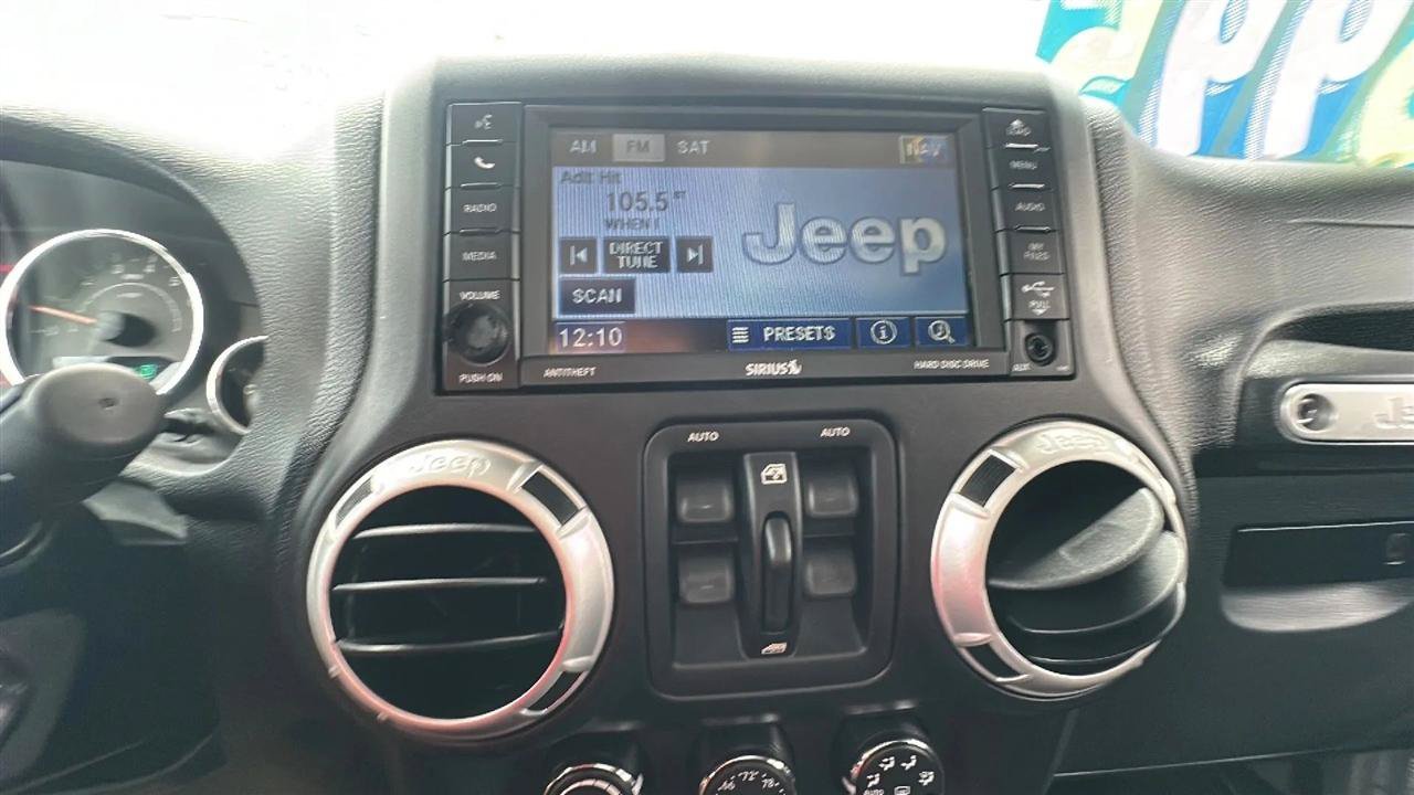 Used 2012 Jeep Wrangler Unlimited Sahara w/ Max Tow Pkg AWD/4WD image 42