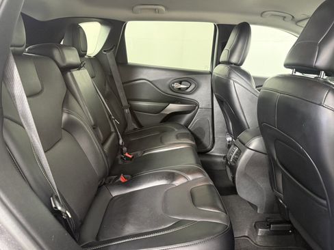 Used 2022 Jeep Cherokee Latitude Lux FWD image 13