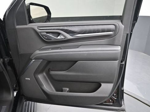 Used 2022 GMC Yukon Denali w/ Denali Ultimate Package AWD/4WD image 12