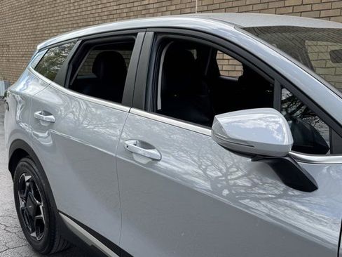 Used 2026 Kia Sportage EX FWD image 7