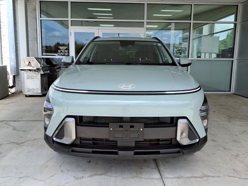 Used 2024 Hyundai Kona SEL AWD/4WD image 2