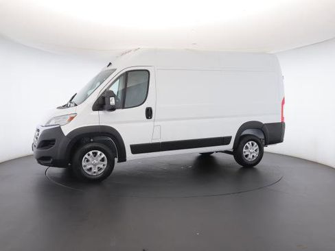 New 2024 RAM ProMaster 2500 w/ Quick Order Package 22G SLT image 40