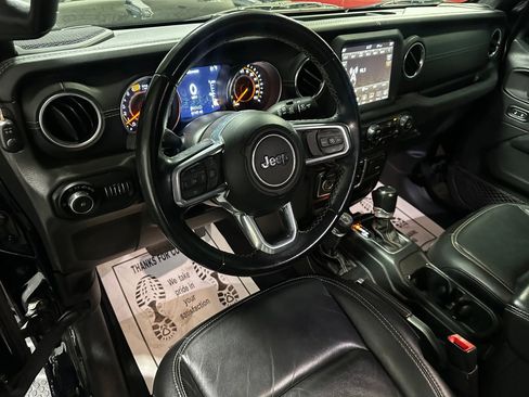 Used 2020 Jeep Wrangler Unlimited Sahara image 8