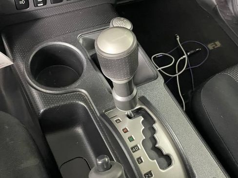 Used 2010 Toyota FJ Cruiser 4WD image 9