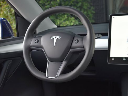 Used 2024 Tesla Model Y Long Range image 33