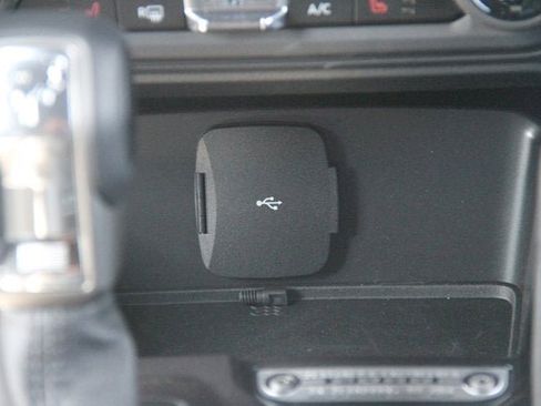 Used 2024 Ford Bronco Black Diamond image 12