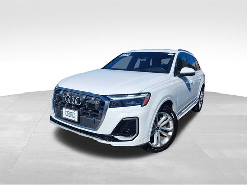 Certified 2025 Audi Q7 3.0T Premium Plus AWD/4WD image 3