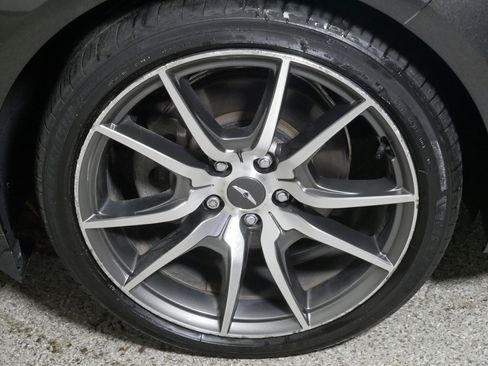 Used 2023 Genesis G70 2.0T image 15