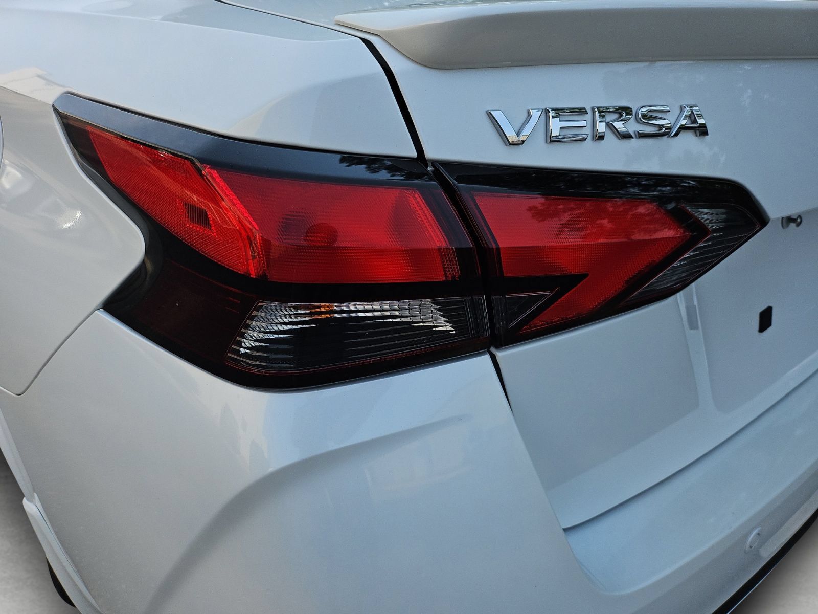 Used 2025 Nissan Versa SR w/ Trunk Package FWD image 20