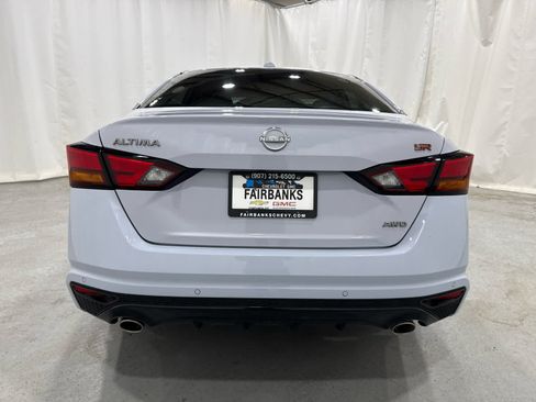 Used 2024 Nissan Altima 2.5 SR w/ SR Premium Package AWD/4WD image 4