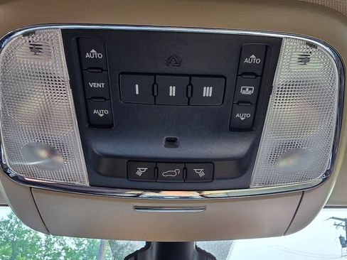 Used 2017 Jeep Grand Cherokee Limited w/ Luxury Group II AWD/4WD image 24