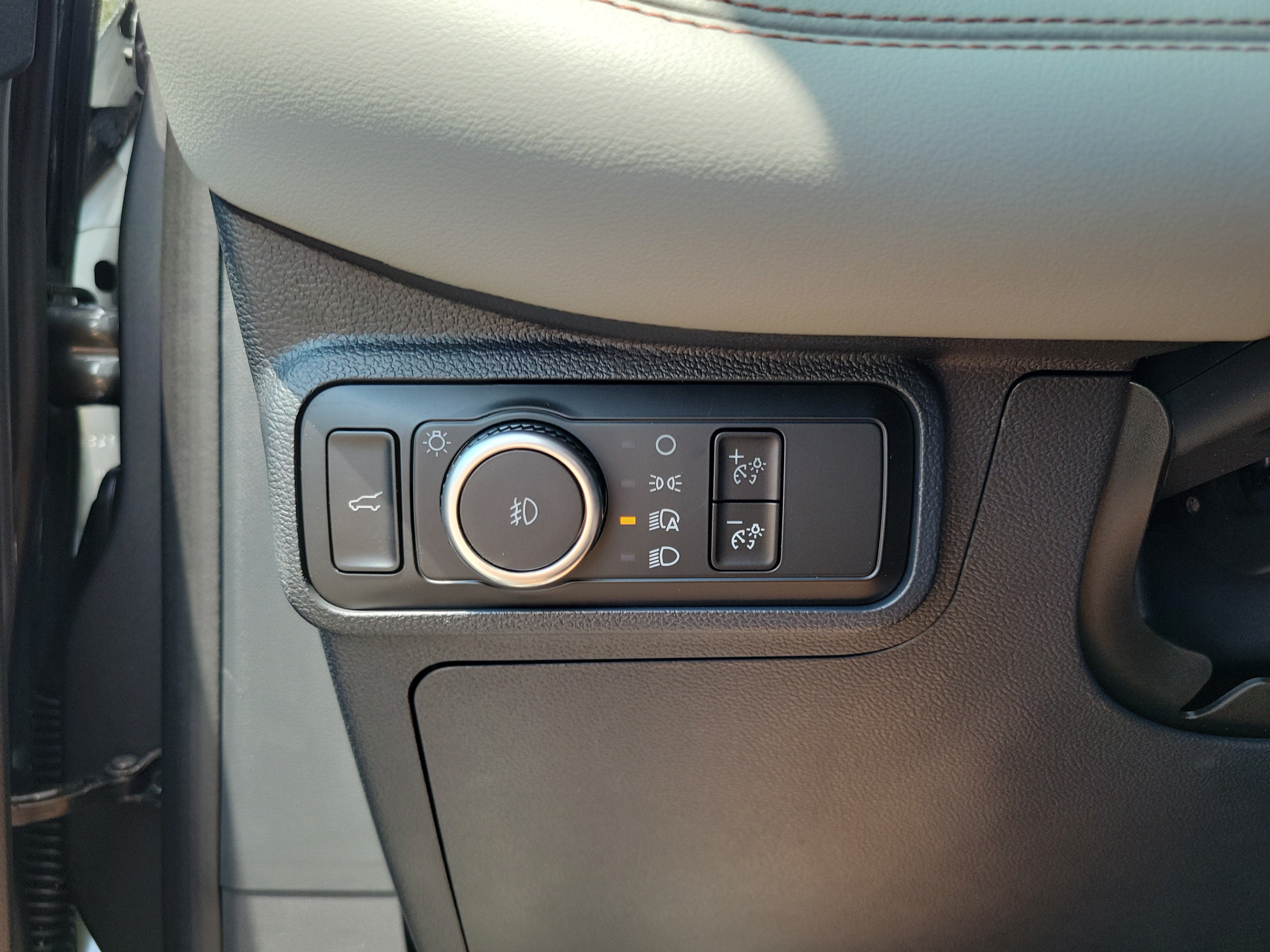 New 2026 Ford Explorer Active w/ Active Comfort Package RWD image 17