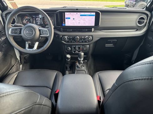 Used 2024 Jeep Wrangler Unlimited Sahara w/ Technology Group AWD/4WD image 20