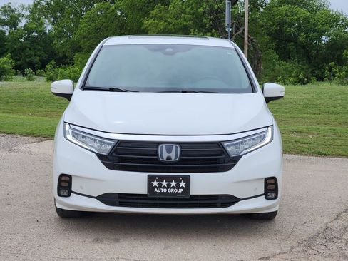 Used 2023 Honda Odyssey Touring image 2