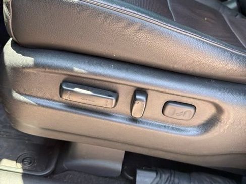 Used 2025 Honda Ridgeline Black Edition image 12