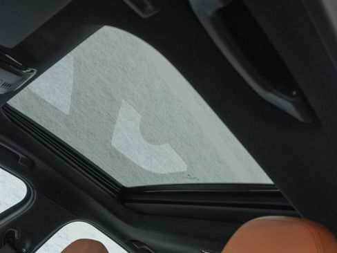 Used 2025 BMW 330i Sedan RWD image 13