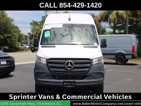 Used 2024 Mercedes-Benz Sprinter 2500 image 3