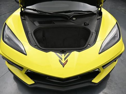 Used 2022 Chevrolet Corvette Stingray Premium Conv w/ Z51 Performance Package RWD image 17